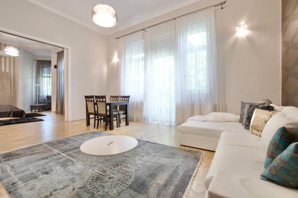Premium Apartment By Hi5 - Lendvay Palace Budapest Ngoại thất bức ảnh