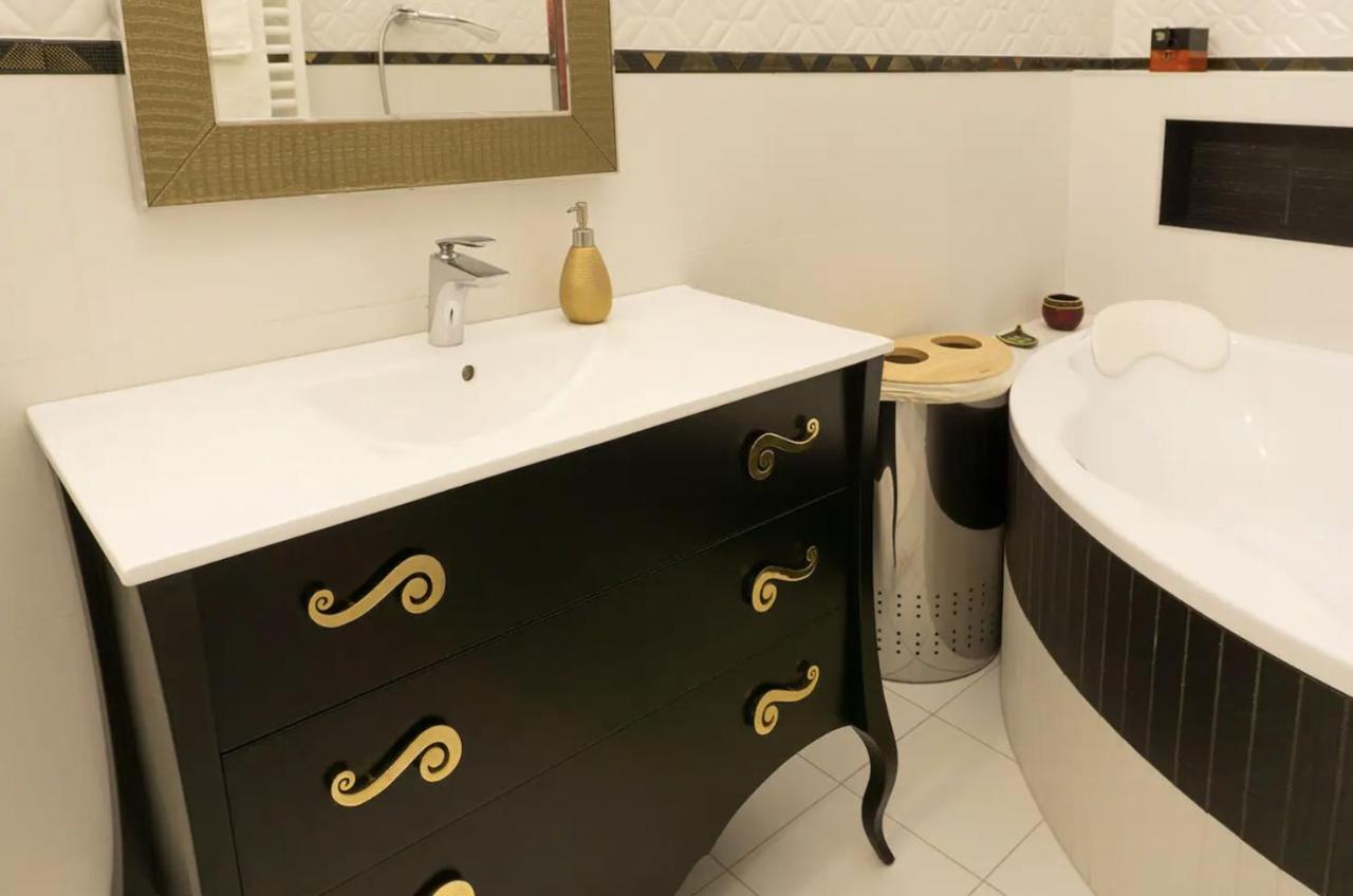 Premium Apartment By Hi5 - Lendvay Palace Budapest Ngoại thất bức ảnh